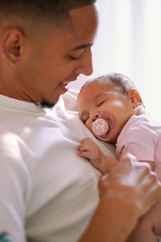 PHILIPS AVENT Ultra Yumuşak Emzik 0-6 ay 2li Kız