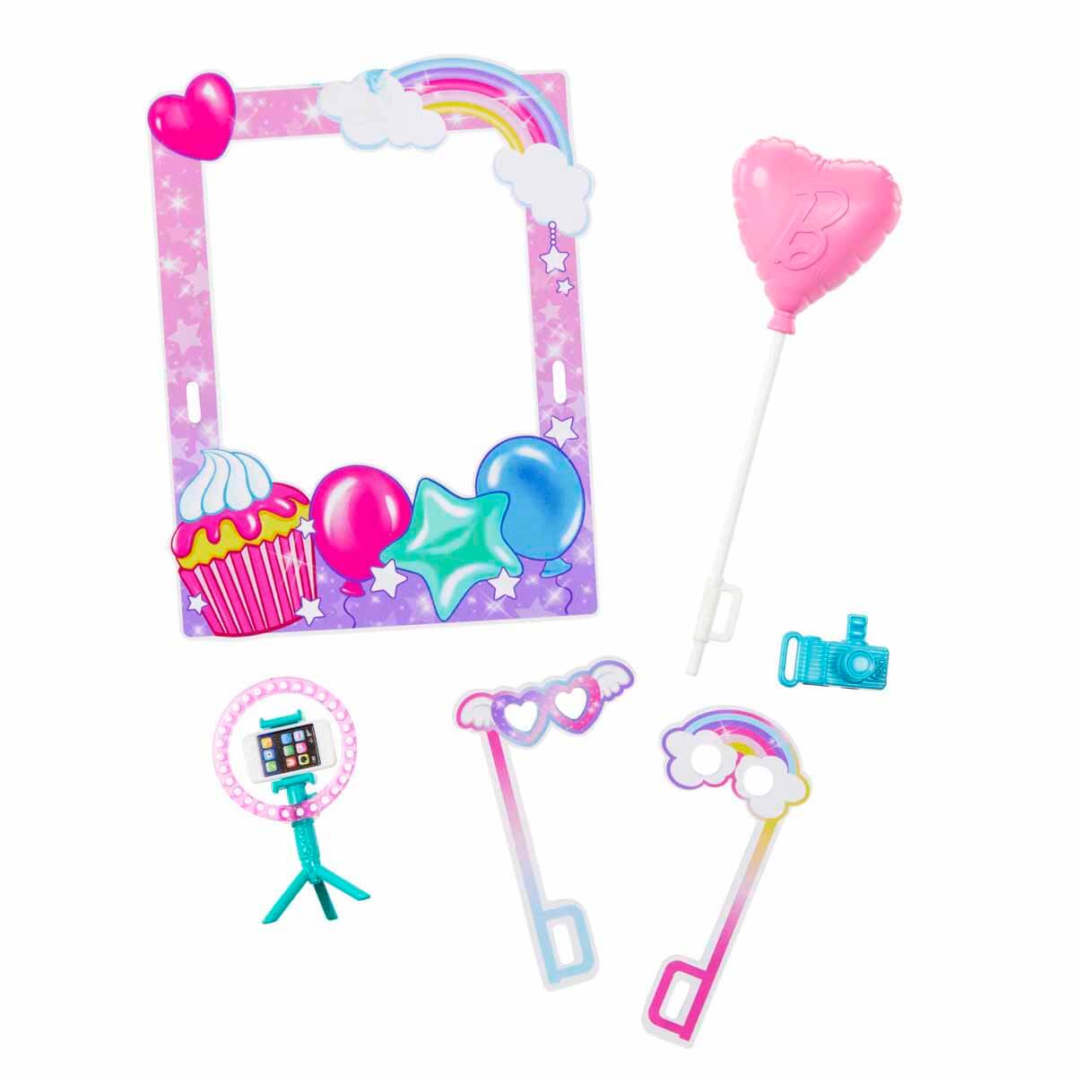 Barbie Skipper ve Stacie Doğum Günü Eğlencesi